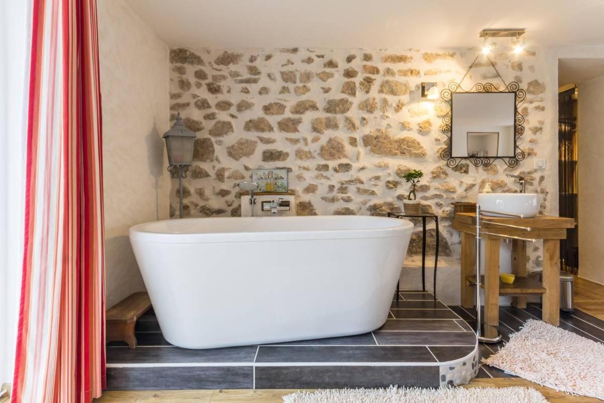 L'Escale Du Banquet Bed & Breakfast Mhère Dış mekan fotoğraf
